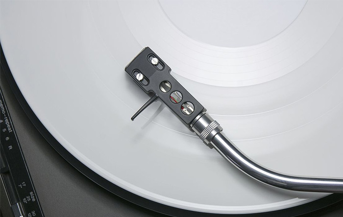 How To Correctly Clean Your Vinyl LP Records